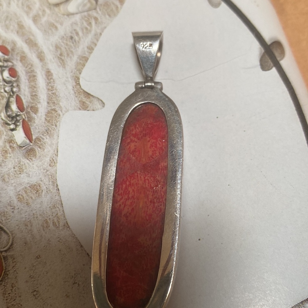 Elegant Red coral & sterling silver pendant 2-1/4 - Picture 3 of 4